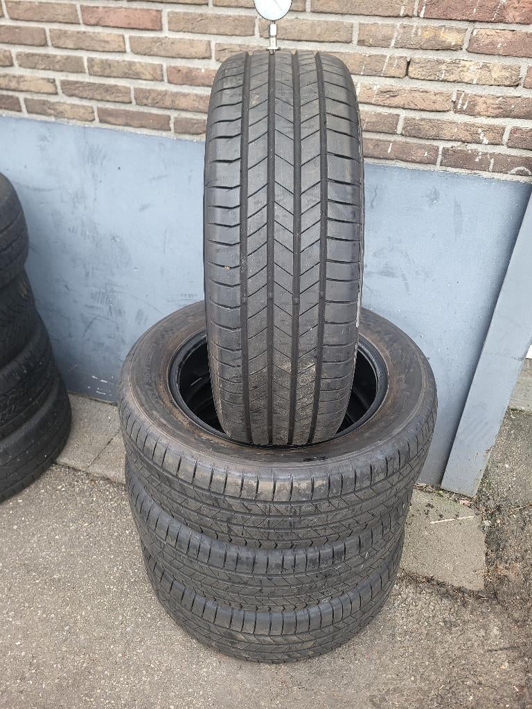 4 x 215/60/17 Kuhmo Ecsta ZGAN 7mm profiel 200,- ALL IN !