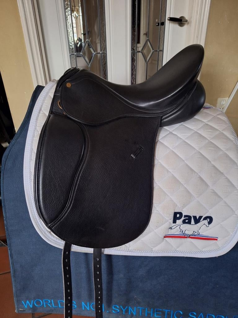 Een paar mooie ponyzadels, Dieren en Toebehoren, Paarden en Pony's | Zadels, Zo goed als nieuw, Dressuur, Ophalen of Verzenden