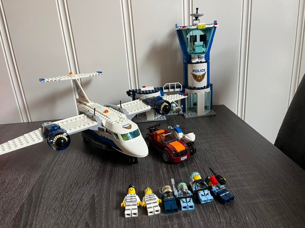 Lego City 60210 Luchtpolitie luchtmachtbasis, Ophalen of Verzenden, Zo goed als nieuw