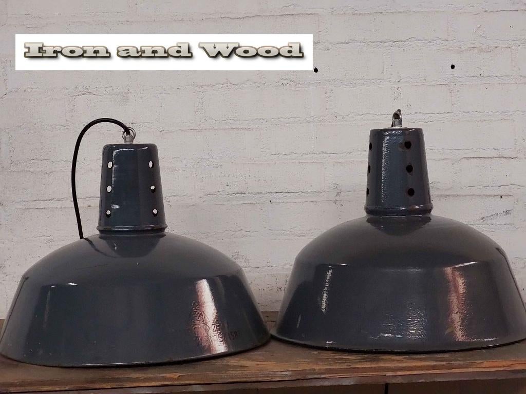 Vintage blauw grijze emaille stoere oude lampen D41 H32, Ophalen of Verzenden, Gebruikt, Metaal, Emaille, oud, vintage, stoer, blauw - grijs