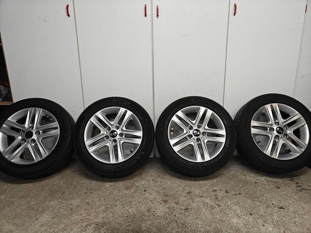 Originele Kia Ceed Sportwagon 16" velgen met zomerbanden, Ophalen, Gebruikt, 16 inch, Banden en Velgen