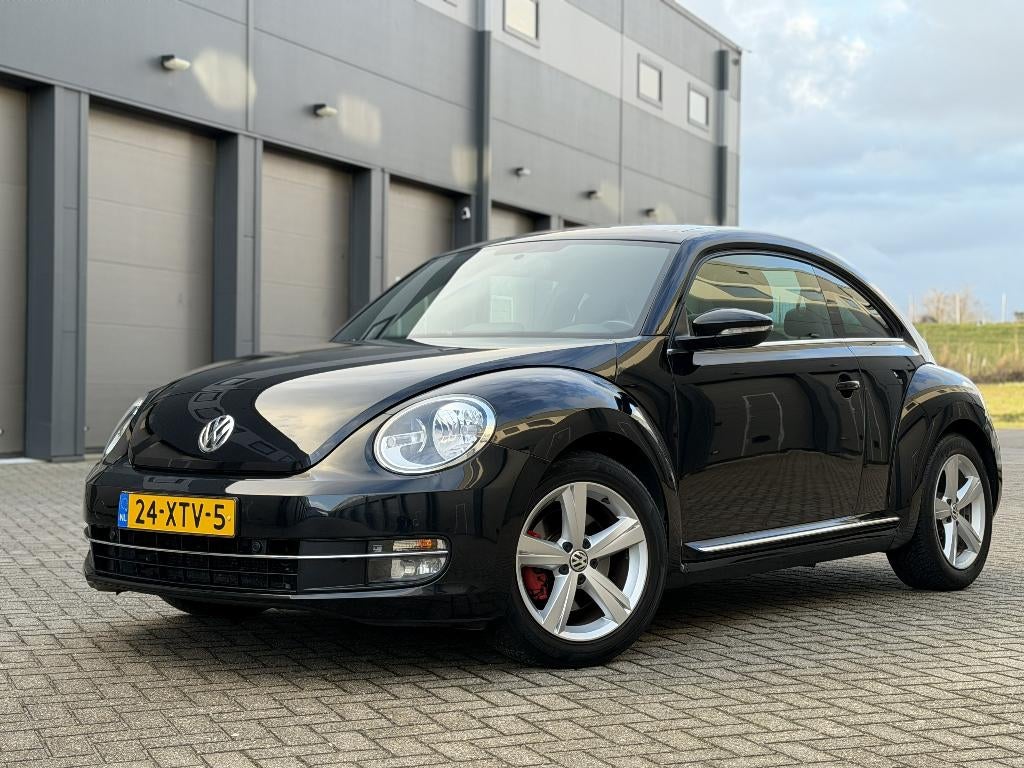 Volkswagen Beetle 2.0 TSI 200PK Automaat - Pano - NL AUTO, Auto's, Volkswagen, 4 cilinders, 1984 cc, 4 stoelen, Zwart