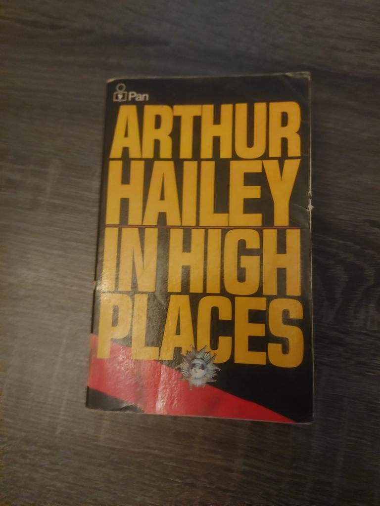 Arthur Hailey - In High Places (Pan), Ophalen of Verzenden