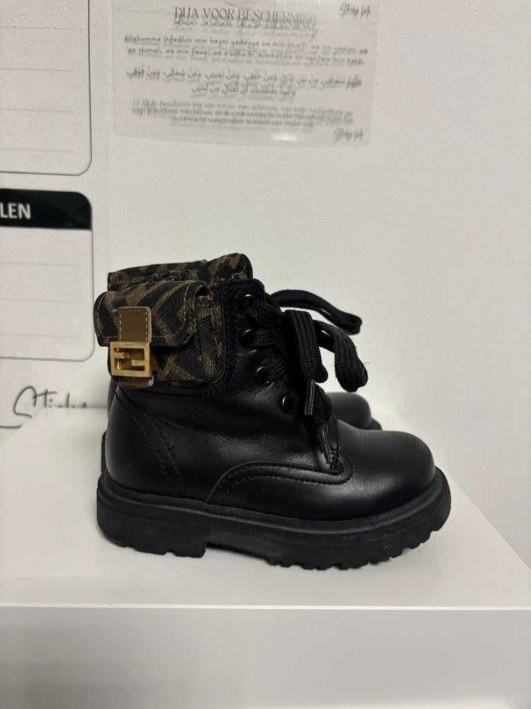 Fendi Schoenen Maat 24 - Stoere Laarsjes, Ophalen of Verzenden, Zo goed als nieuw, Jongetje of Meisje, Laarsjes