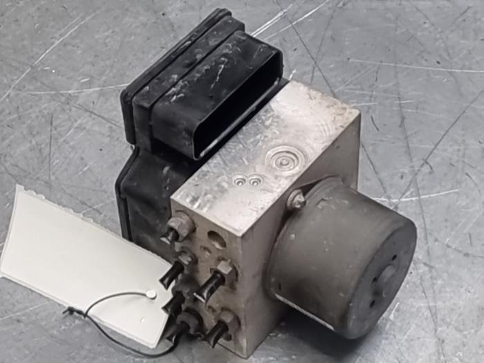 ABS Pomp van een Mini Countryman, Gebruikt, -, -, Ophalen of Verzenden