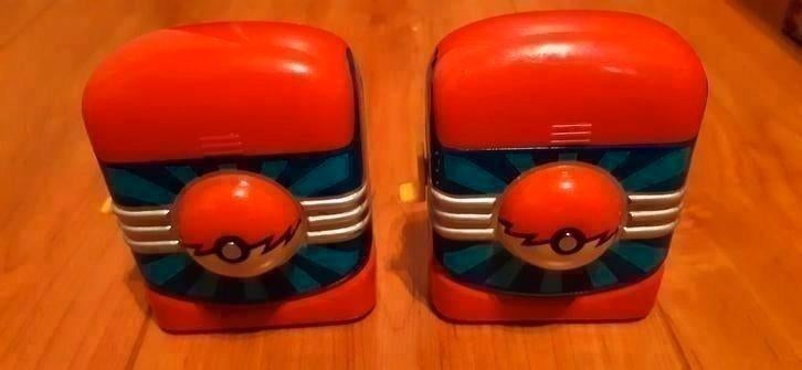 Vintage 1999 Pokémon Pokéball Trading Card Dispenser/Holder, Ophalen of Verzenden, Gebruikt