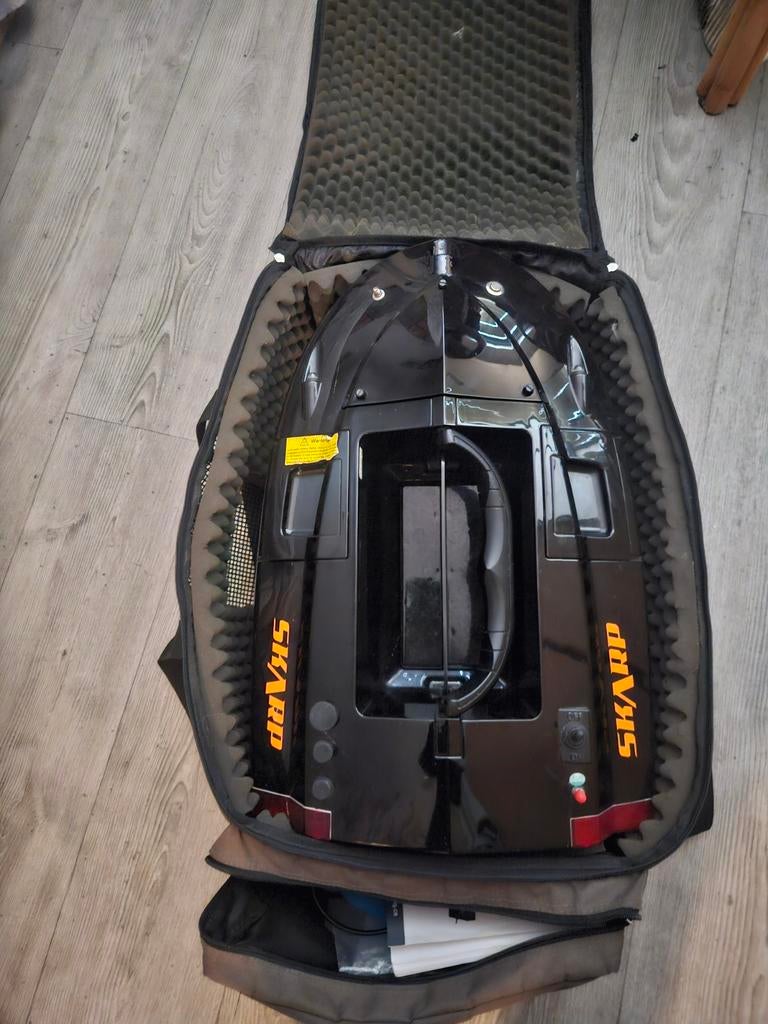 Skarp Voerboot met Fishfinder, Watersport en Boten, Ophalen, Gebruikt, Overige typen