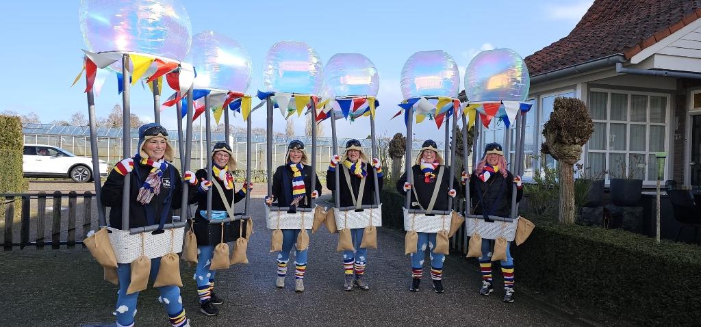 Loopgroep carnaval, Ophalen, Carnaval, Maat 42/44 (L), Zo goed als nieuw