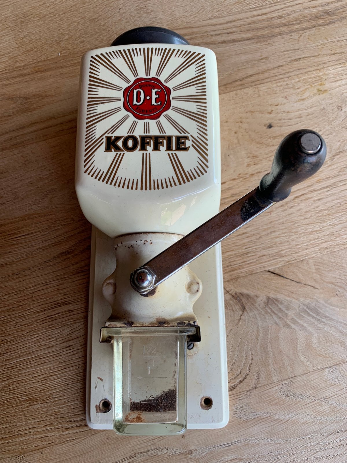 DE authentieke koffiemolen., Ophalen