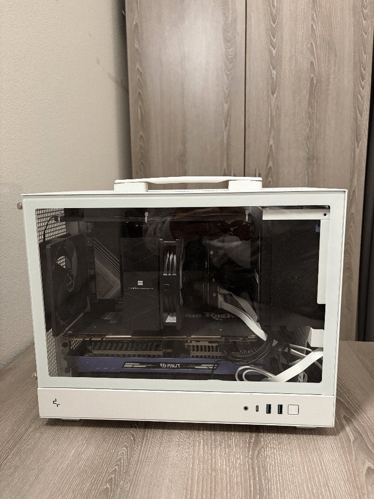 Compact gaming PC for Airplane travel, Computers en Software, Ophalen, Custom Build, AMD Ryzen 5, Zo goed als nieuw