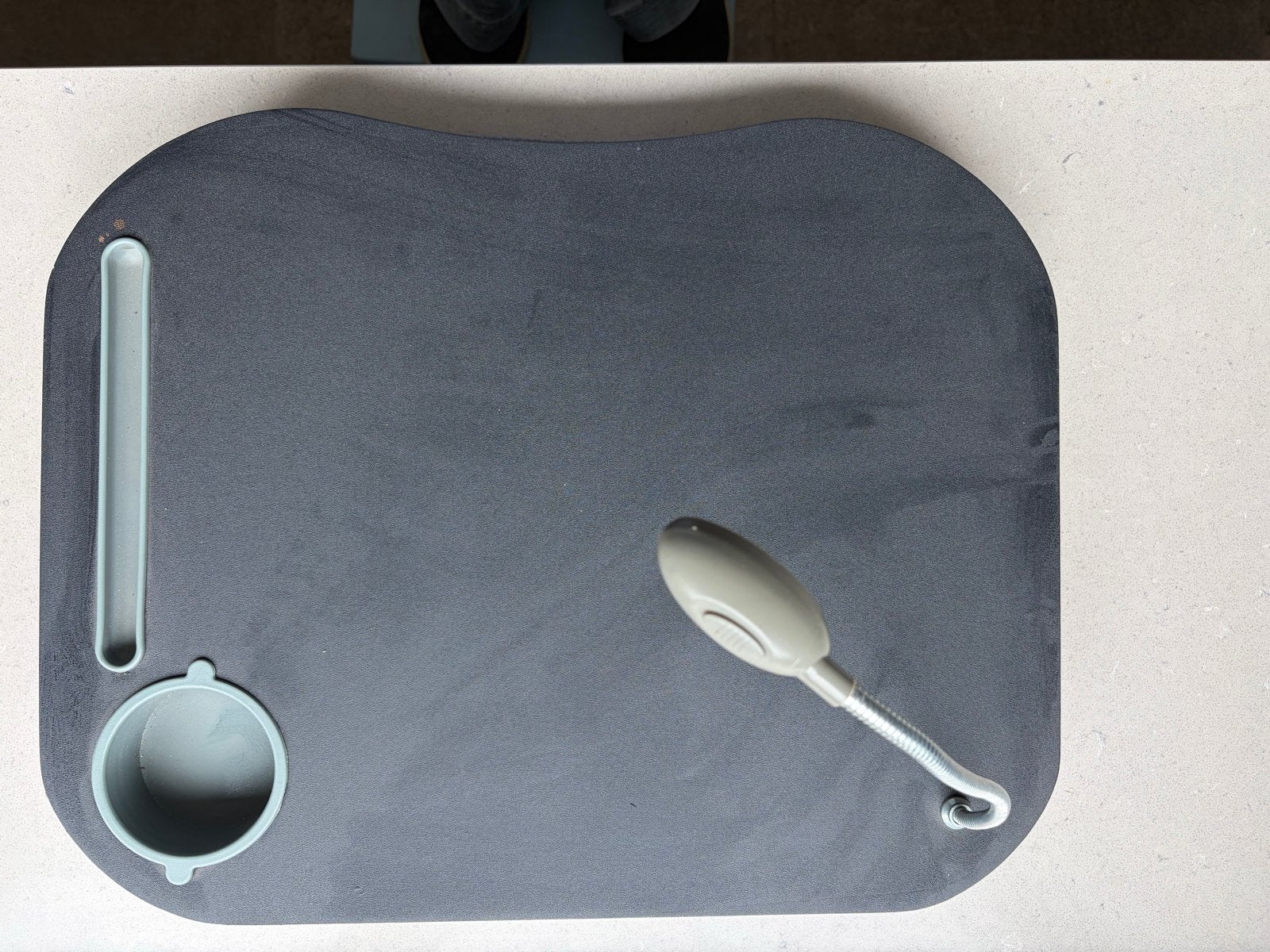 Laptoptafel met kussen en leeslampje, Ophalen, Minder dan 45 cm, Kunststof, Gebruikt