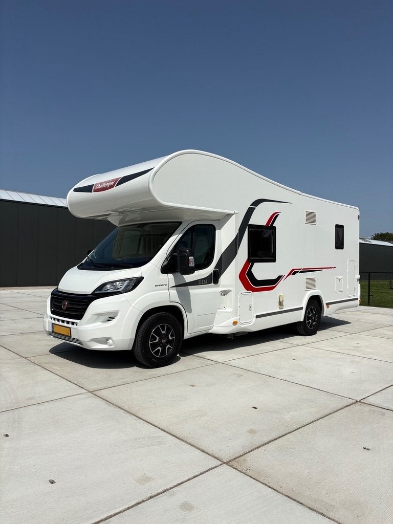Foto 4 van Challenger C256 | 2019 | 7 zit/slaapplaats, 2x airco Offgrid