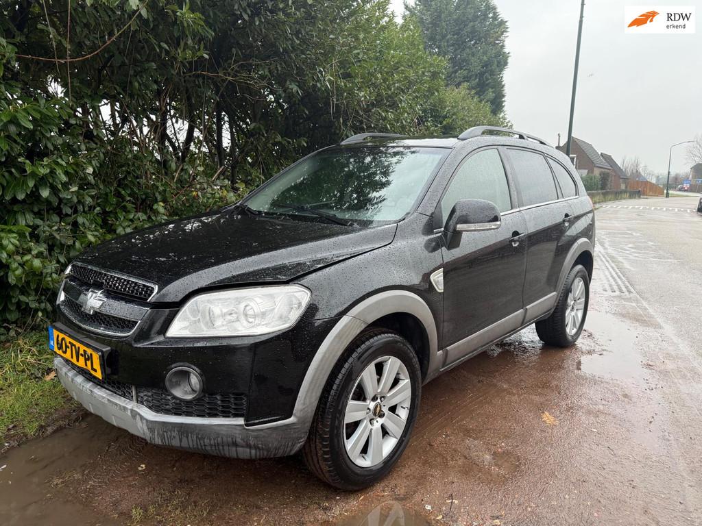 Chevrolet Captiva 3.2i Executive Leer/4x4/Scherm/7-Pers, 1780 kg, 3195 cc, Gebruikt, Zwart