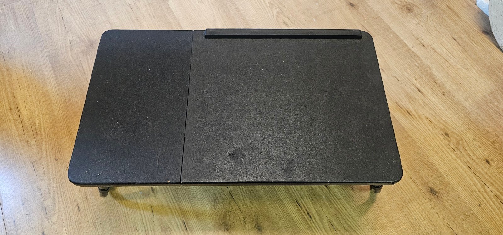 Verstelbaar bedtafeltje / laptoptafel, 45 tot 60 cm, Gebruikt, Modern, functioneel, Metaal of Aluminium