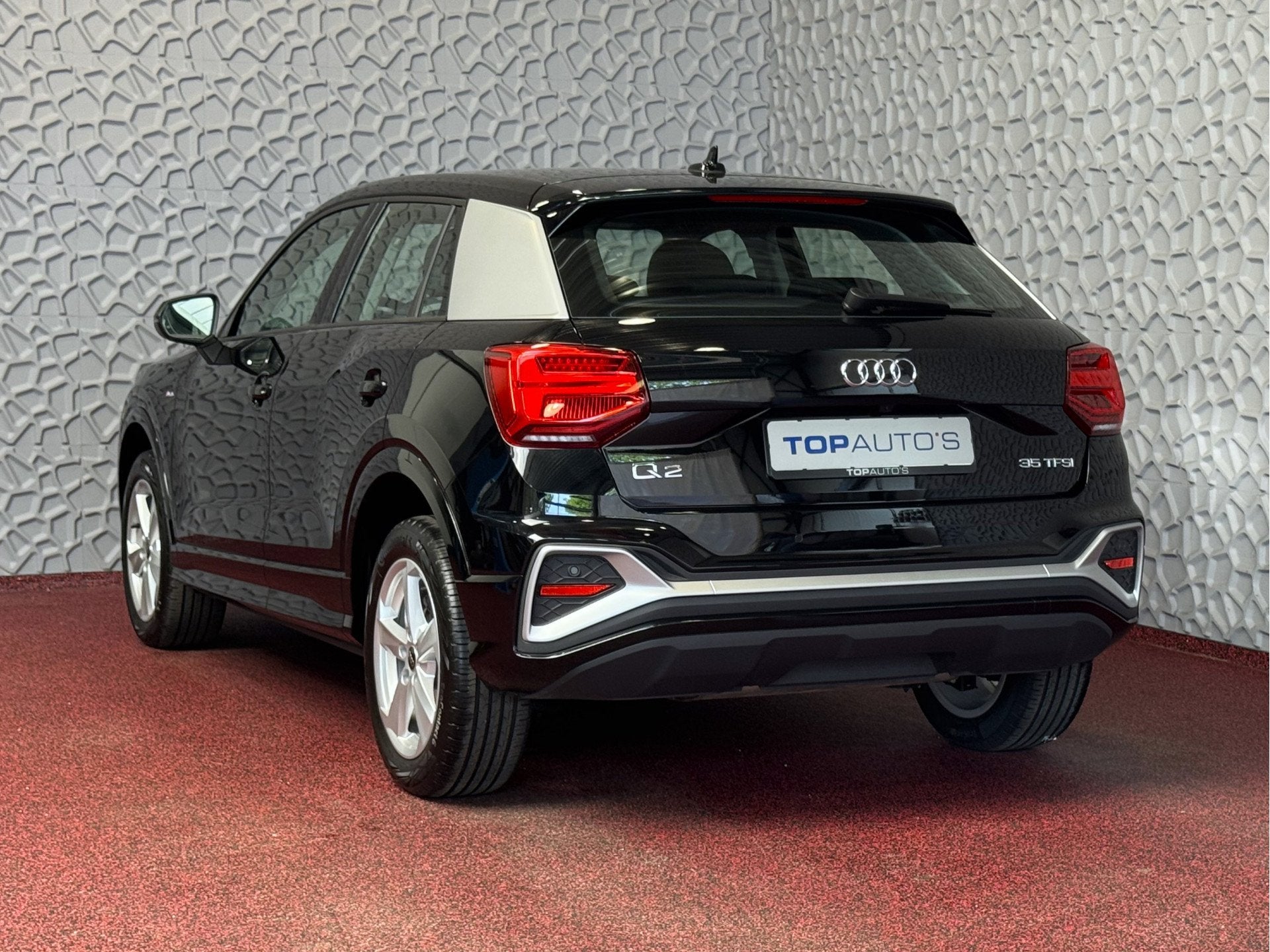 Audi Q2 35 TFSI 1.5 S-LINE  NIEUW MODEL 150PK VIR.COCK, 12 maanden, Stof, 4 cilinders, Zwart