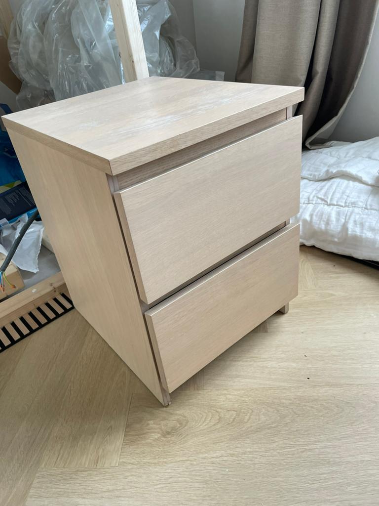 Bed (220) en 2 nachtkastjes, Ophalen, Gebruikt