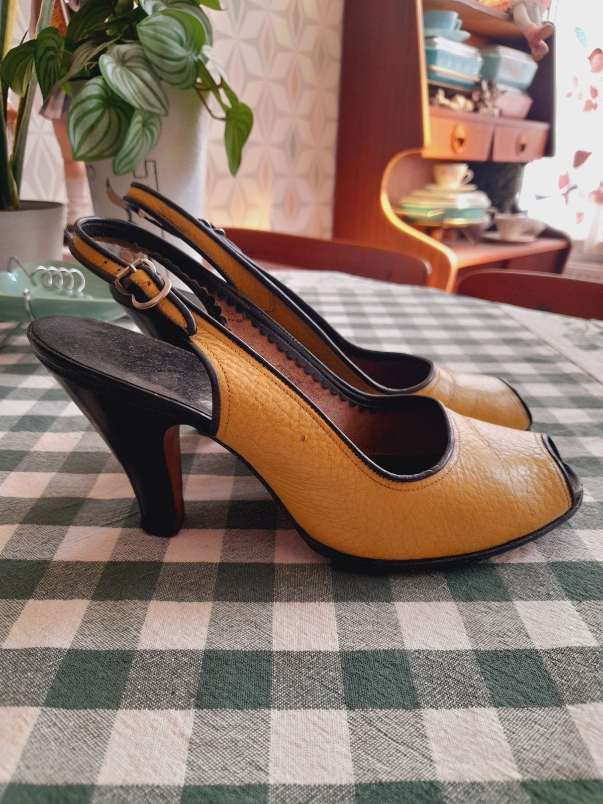 Vintage Gele Peep-Toe Slingback Hakken Retro Vintage mt 40, Ophalen, Pumps, Geel, Gedragen