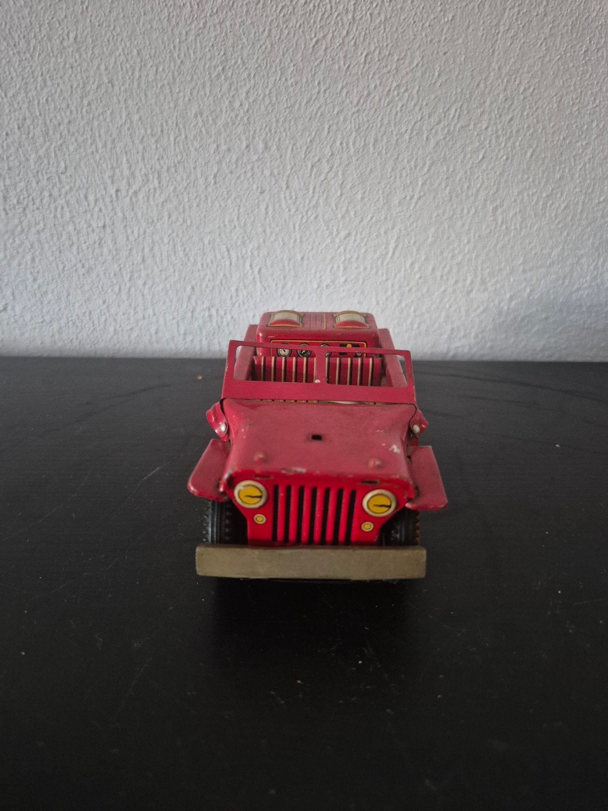 Vintage Rode Jeep Speelgoedauto - Made in China, Ophalen of Verzenden, Gebruikt