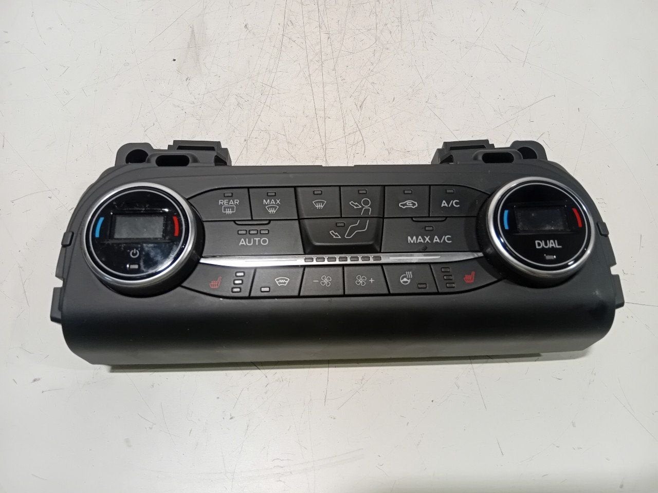 Bedieningspaneel kachel Ford Focus, Onderdelen@venauto.nl, Van der Ven Autorecycling B.V., Gebruikt, Ettenseweg 76, 4706 PB Roosendaal, The Netherlands