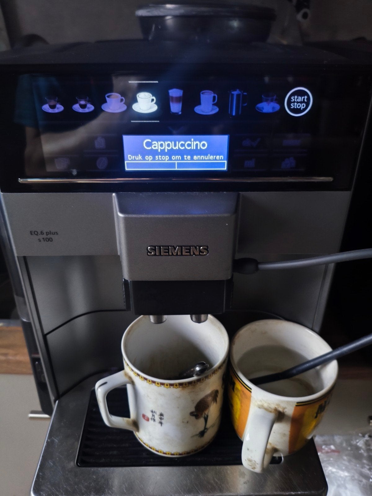 Siemens EQ.6 plus s100 volautomatische espressomachine, Gebruikt, Espresso apparaat, 10 kopjes of meer, Afneembaar waterreservoir