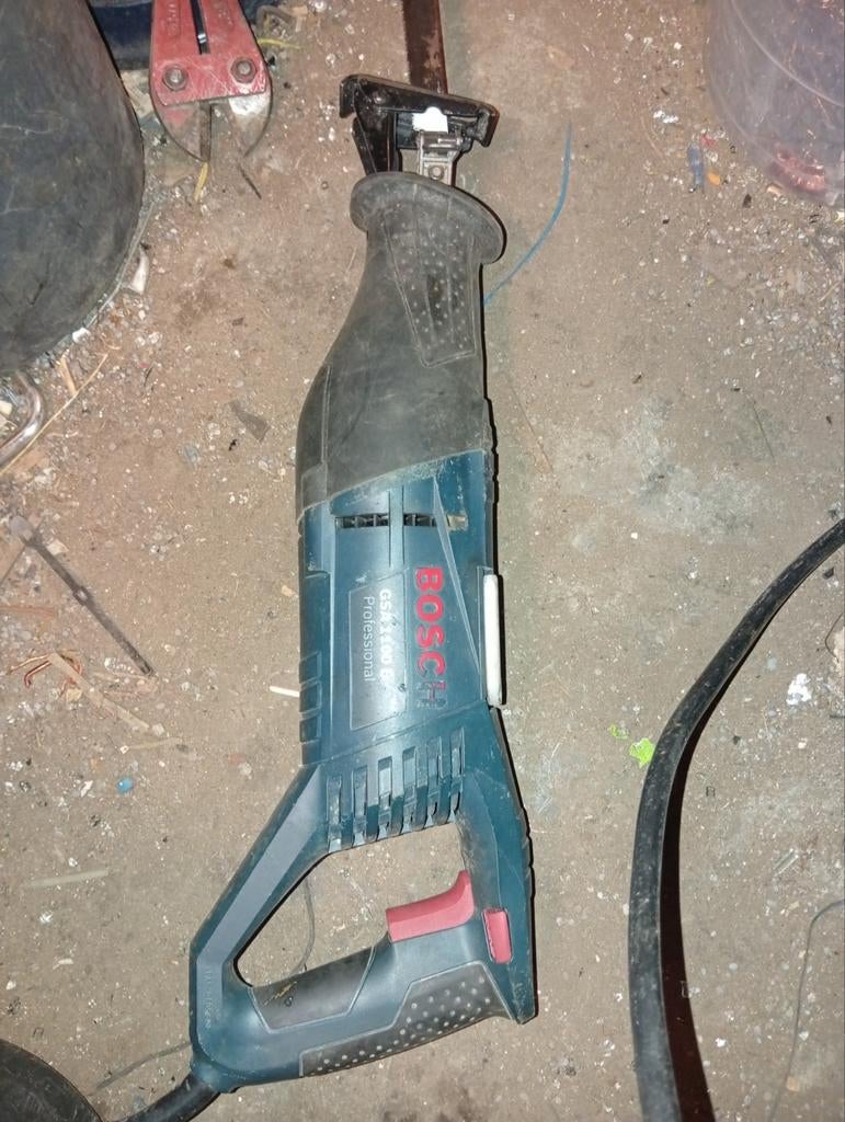 Blauwe Bosch Reciprozaag, Gebruikt, 70 mm of meer, 600 tot 1200 watt, Ophalen of Verzenden