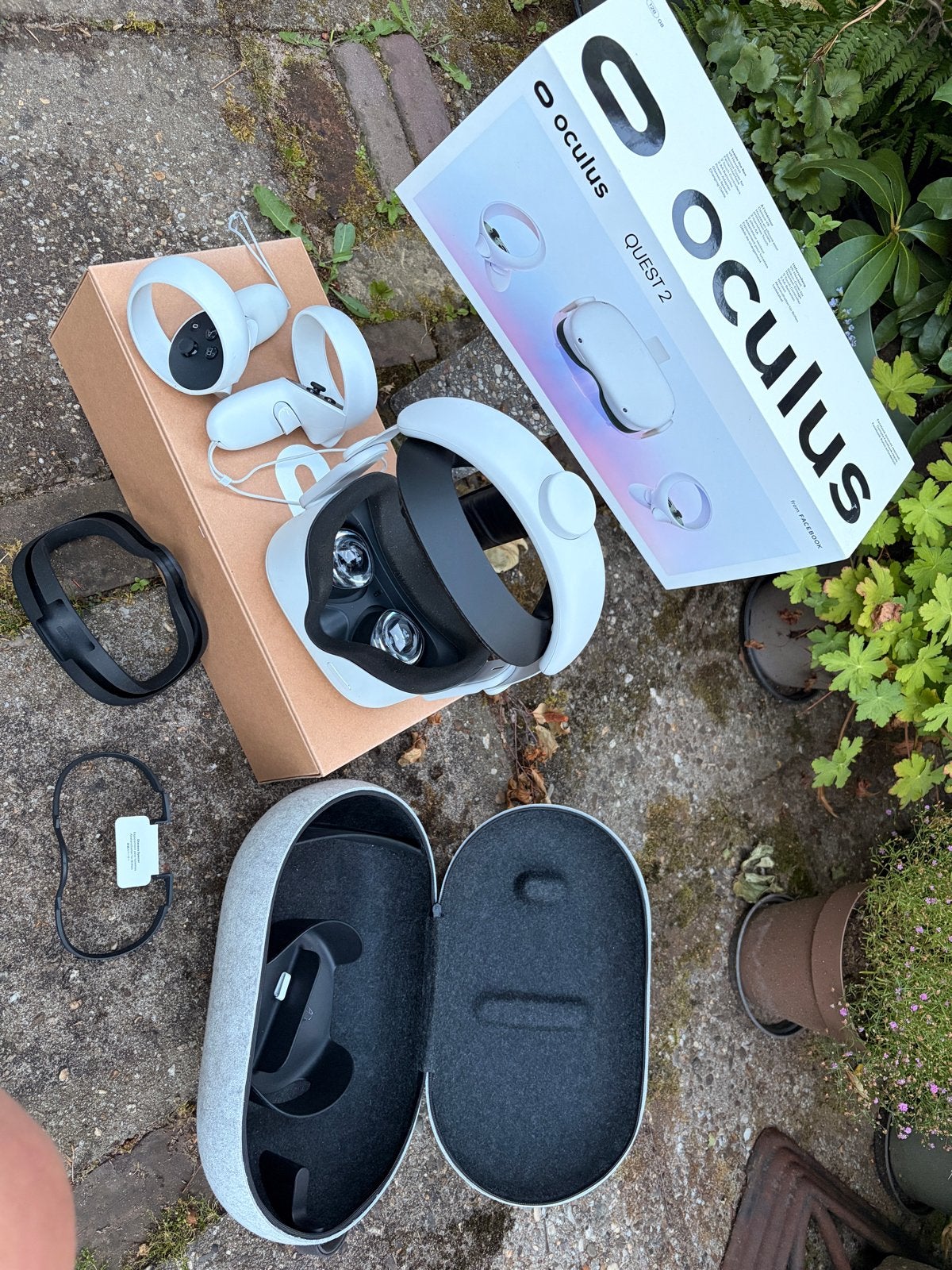 Oculus Quest 2 VR-bril met accessoires, Ophalen of Verzenden, Zo goed als nieuw, VR-bril, Overige platformen