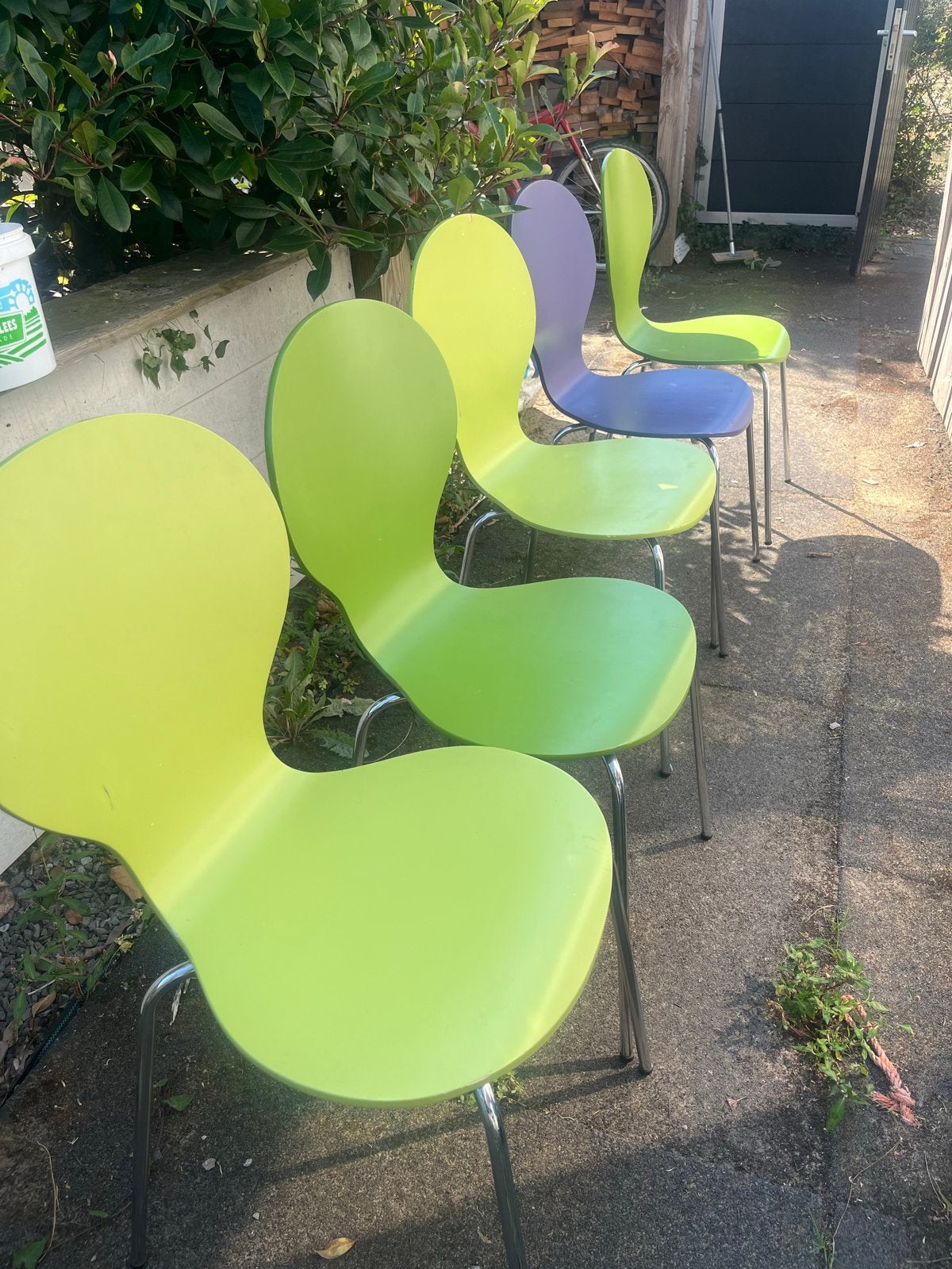 5 Leuke en Robuuste Stoelen met Metalen Poten en Houten Zitt, Huis en Inrichting, Stoelen, Ophalen, Gebruikt, Overige kleuren
