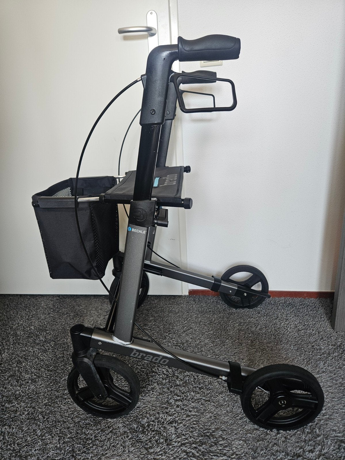 Brado  lichtgewicht rollator, Diversen, Ophalen, Lichtgewicht, Zo goed als nieuw