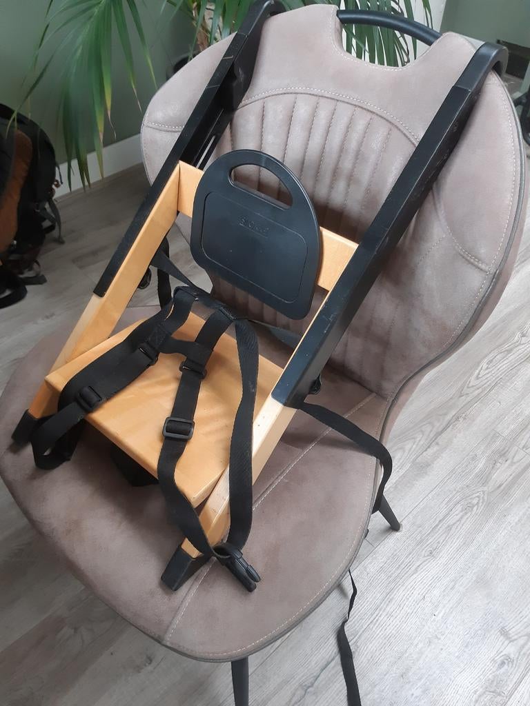 Stokke stoelverhoger met gordel, Kinderen en Baby's, Kinderstoelen, Ophalen, Gebruikt, Overige typen, Gordel(s)