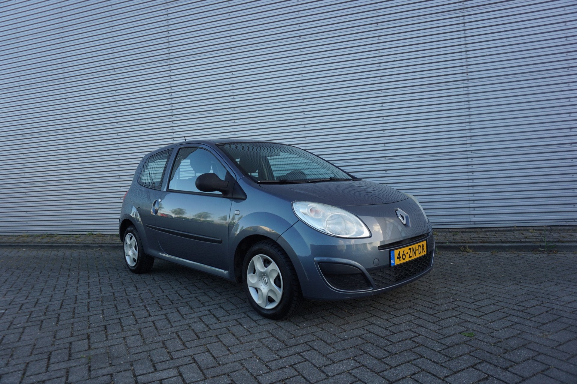 Renault Twingo 1.2 Authentique Airco / Elektr. ramen / NAP, Auto's, Voorwielaandrijving, Gebruikt, 4 cilinders, Origineel Nederlands