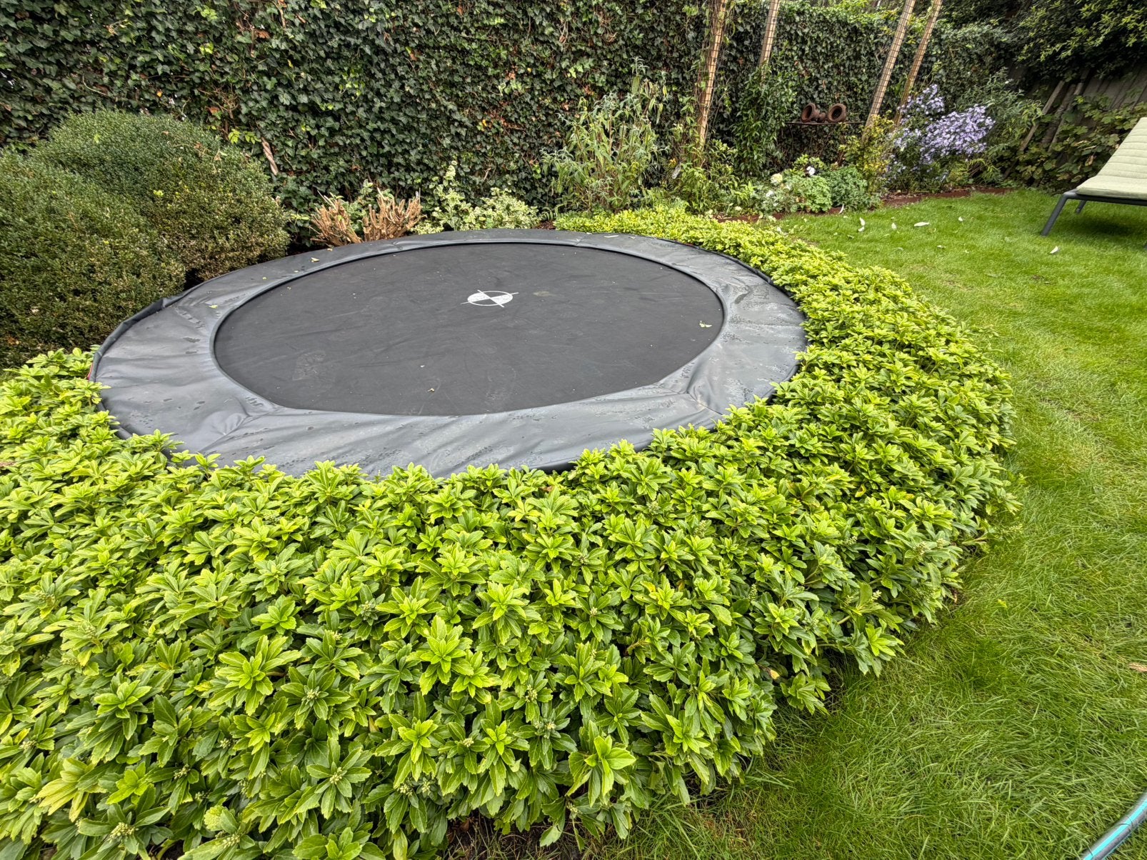 Foto 3 van Berg inground trampoline 330 grijs