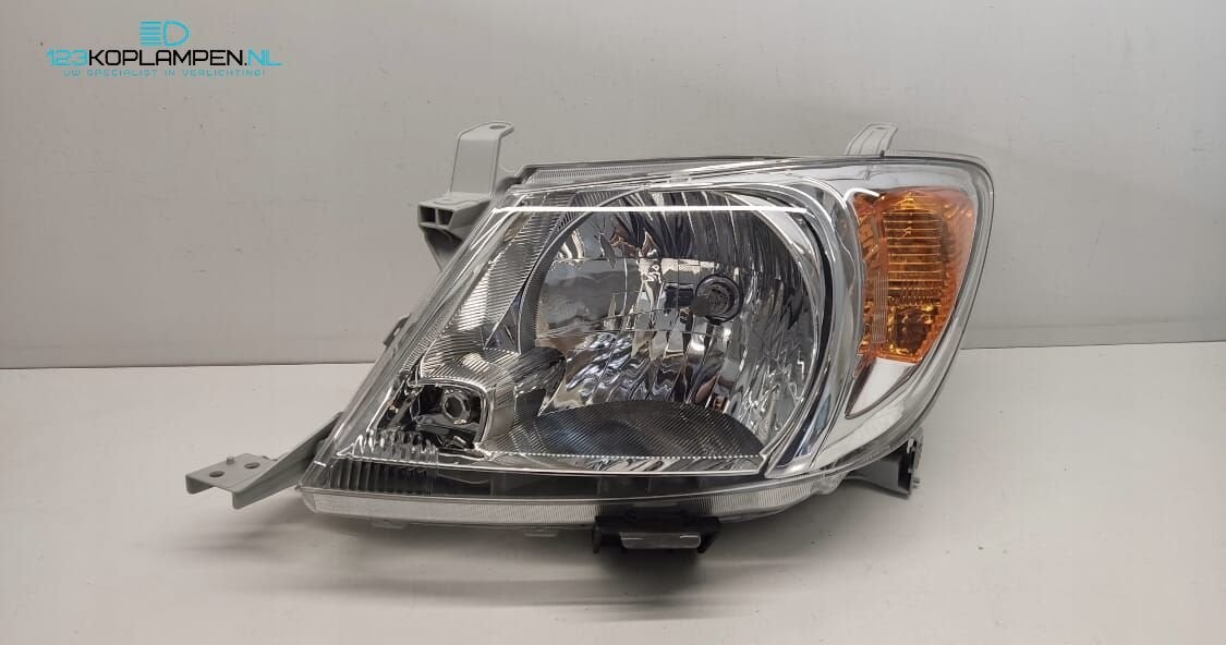 Toyota Hilux 7 koplamp links