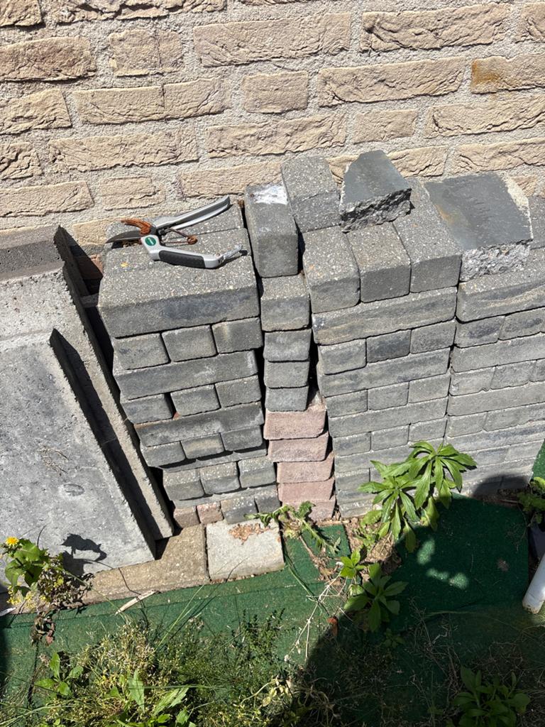 Gebruikte betonklinkers - grijs en rood, Ophalen, Gebruikt, Klinkers, 5 tot 10 m²