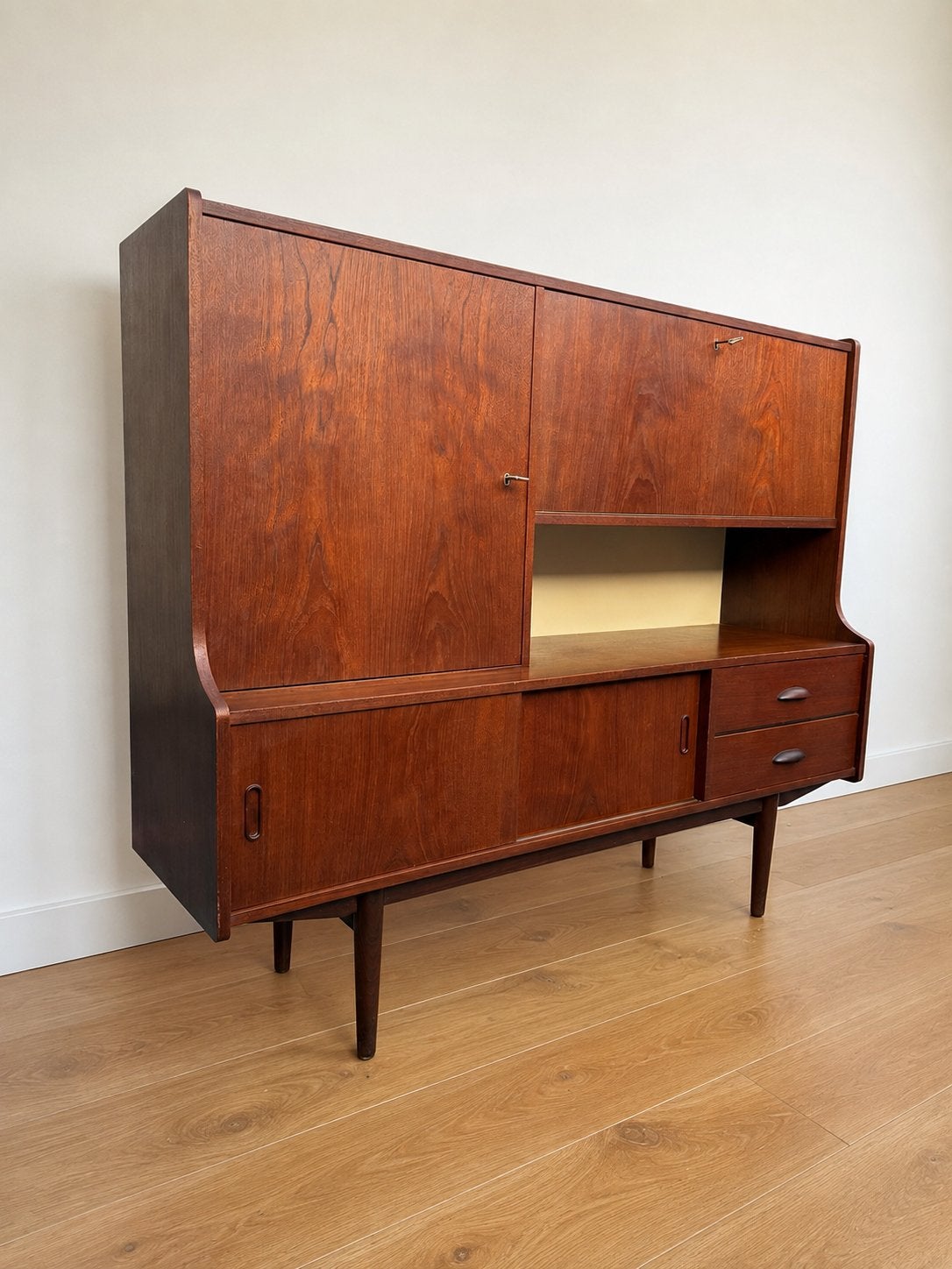 Foto 3 van Vintage teak highboard / wandkast – jaren 60