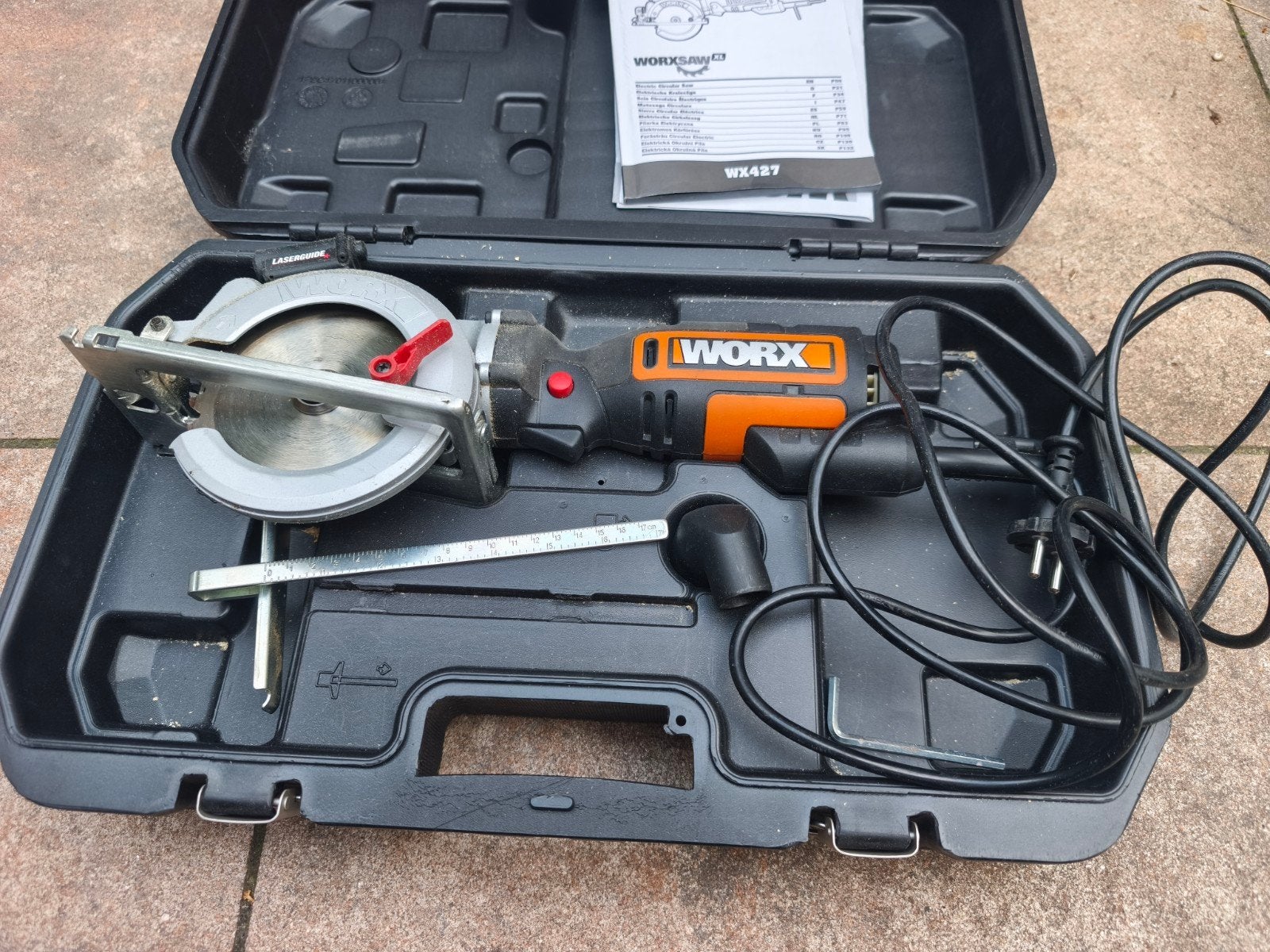 Worx WX427 Worxsaw XL Compacte Cirkelzaag met Accessoires, Doe-het-zelf en Verbouw, Gebruikt, Cirkelzaag, Worx, 600 tot 1200 watt
