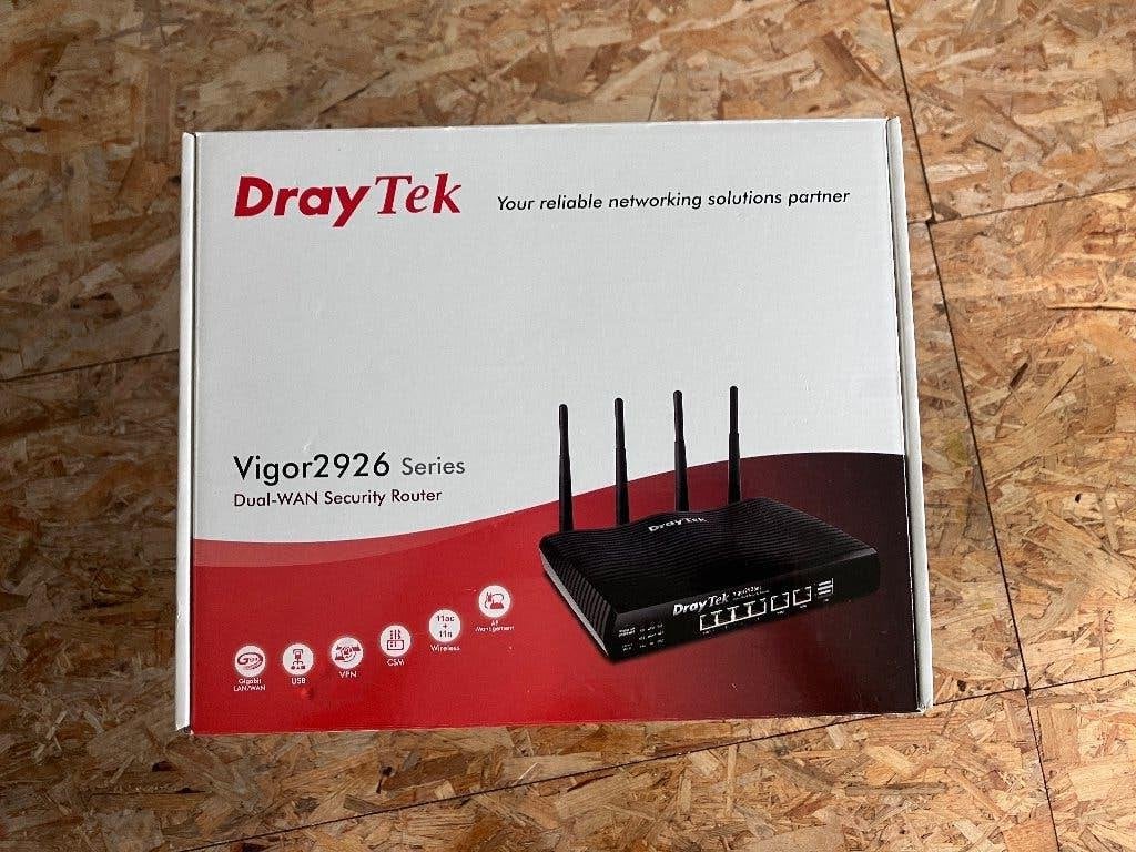 DRYTEK dual-ethernet WAN router Vigor 2926, Ophalen of Verzenden, Zo goed als nieuw, Router met modem, DrayTek