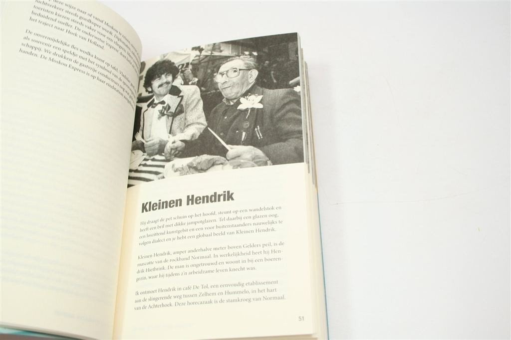 Op het Uitgelezen Moment — Gesigneerd Dolf Ruesink, Ophalen of Verzenden, Zo goed als nieuw