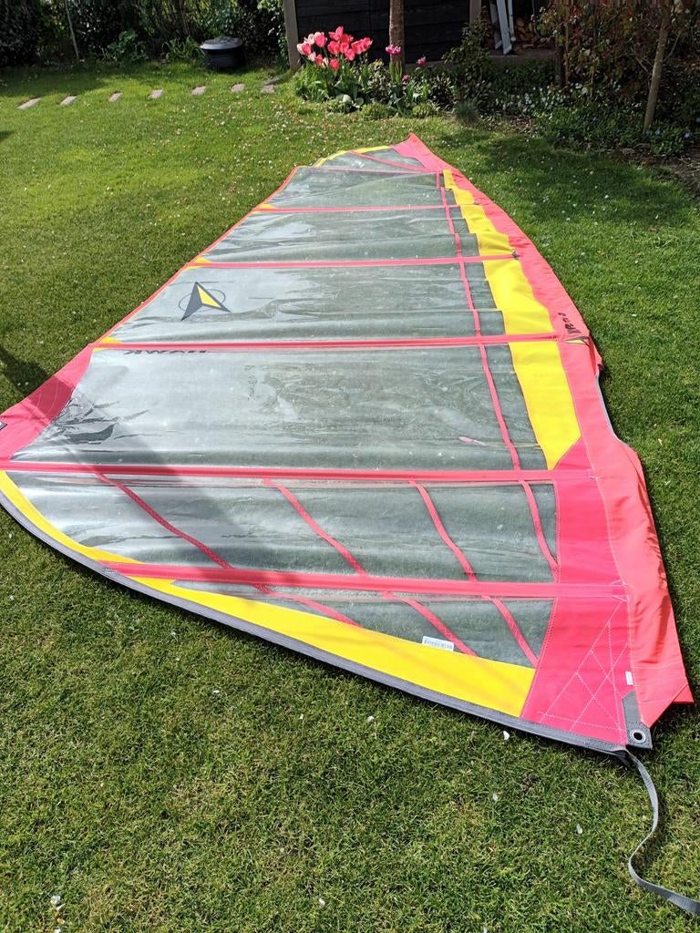 Nog in zeer goede staat 7.6 m2 surfzeil van Arrows., Watersport en Boten, Ophalen of Verzenden, Minder dan 15 m²