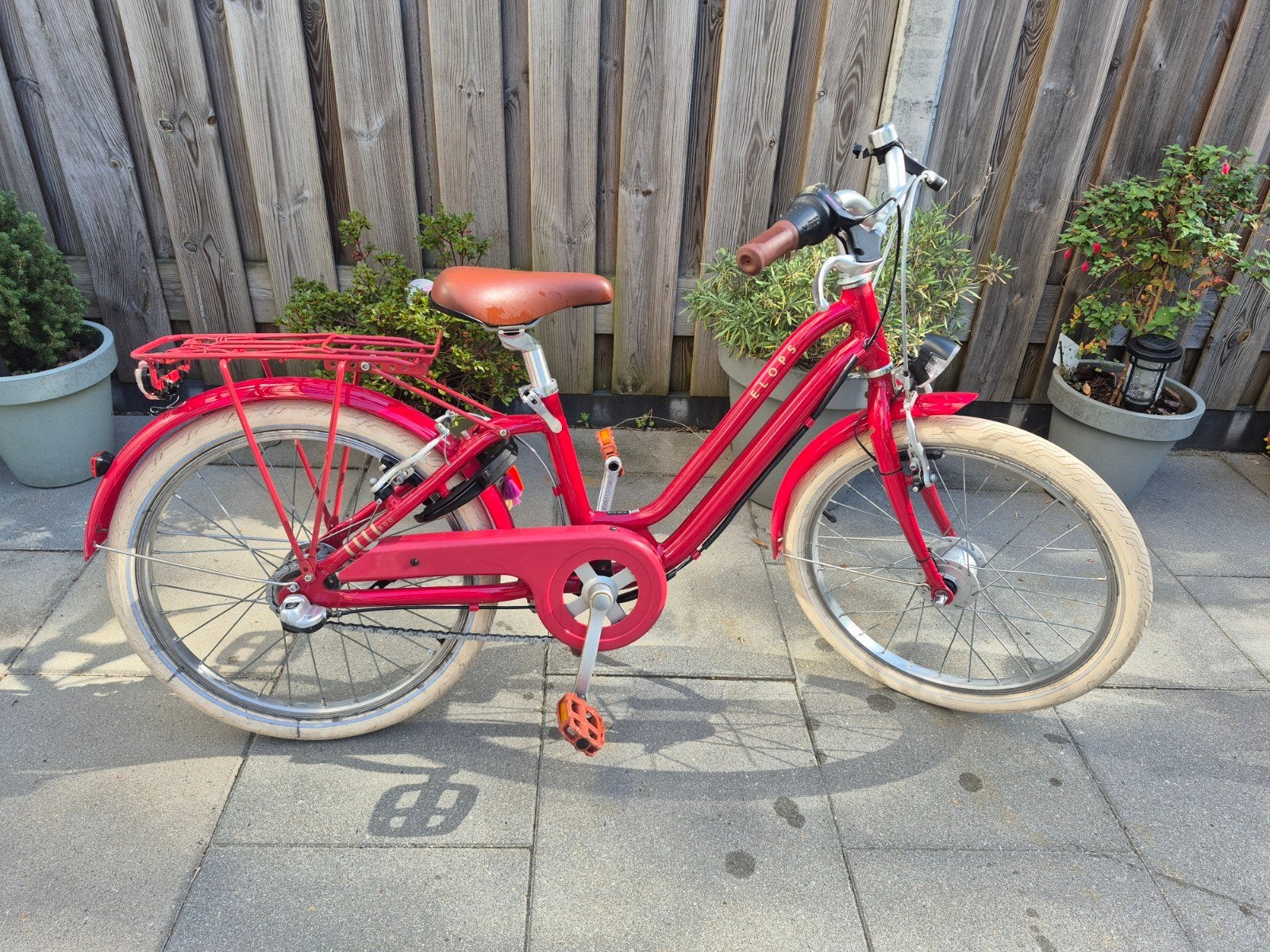 Elops 20 inch meisjes fiets rood, Fietsen en Brommers, Ophalen, Terugtraprem, Gebruikt, Elops