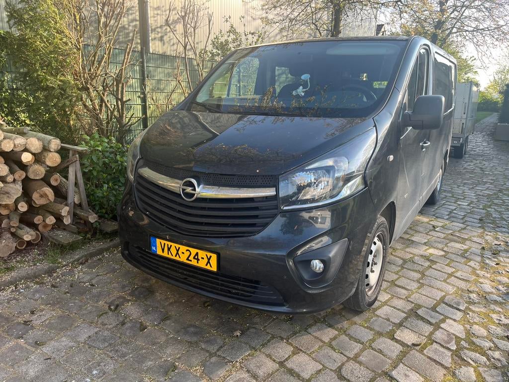 Opel Vivaro dubbele cabine Zwart 2015, Auto's, Bestelauto's, 2000 kg, Overige bekleding, Zwart, Bedrijf