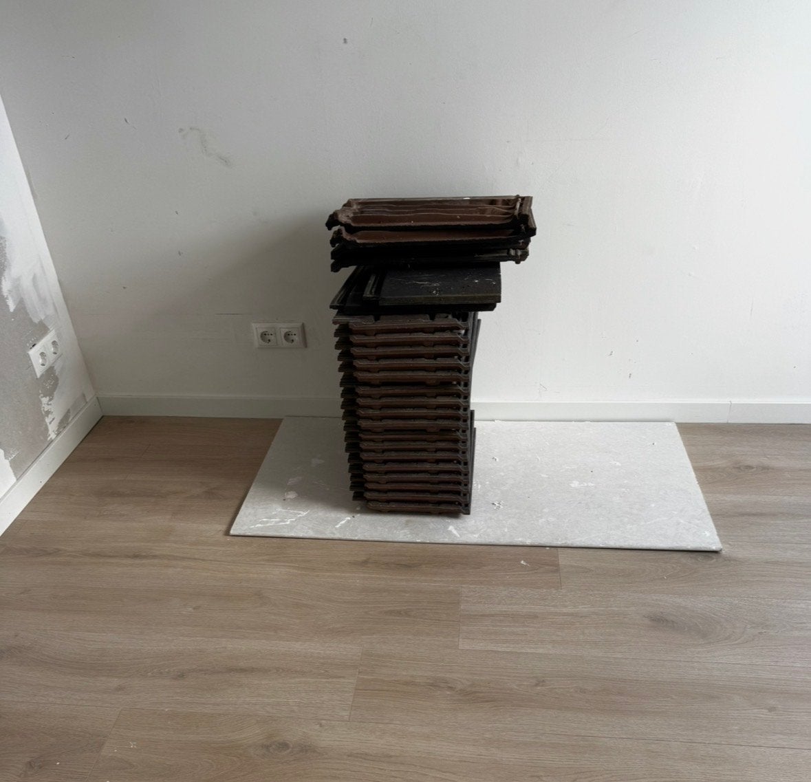 Gebruikte dakpannen 23 stuks 3 jaar oud, Ophalen, Gebruikt, Steen of Klei, Minder dan 5 m²