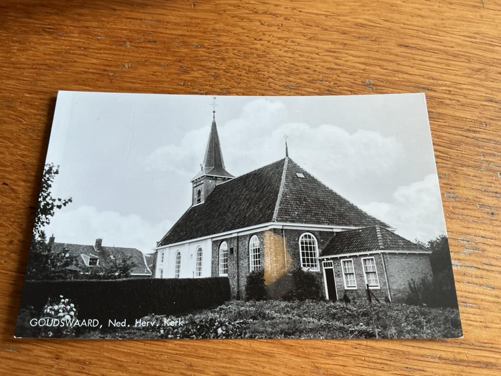 C3055 Goudswaard kerk, Verzamelen, Ansichtkaarten | Nederland, Ophalen of Verzenden