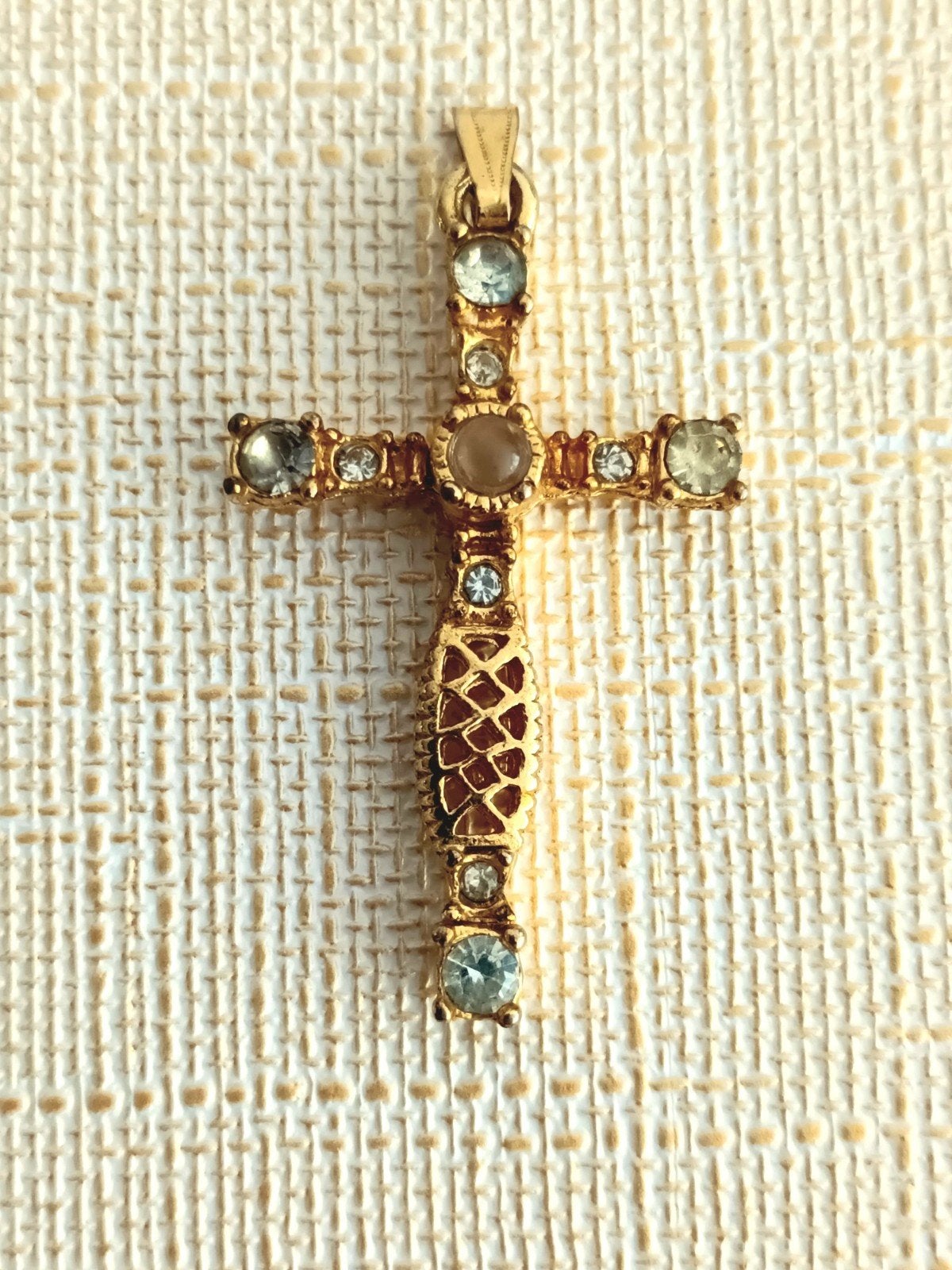 Nieuwe Vergulde Kruis Hanger met Edelstenen, Ophalen, Met edelsteen, Nieuw, Kruis of Symbool