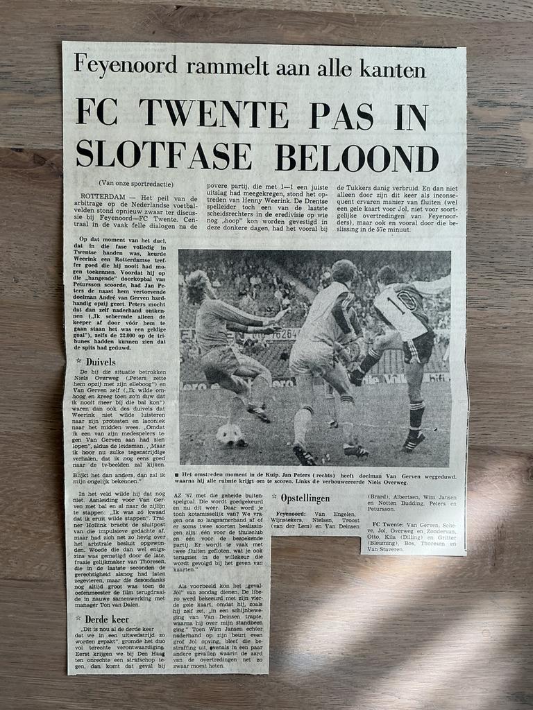 Voetbal krantenartikel Feyenoord FC Twente december 1979, Verzamelen, Ophalen of Verzenden, Knipsel(s)