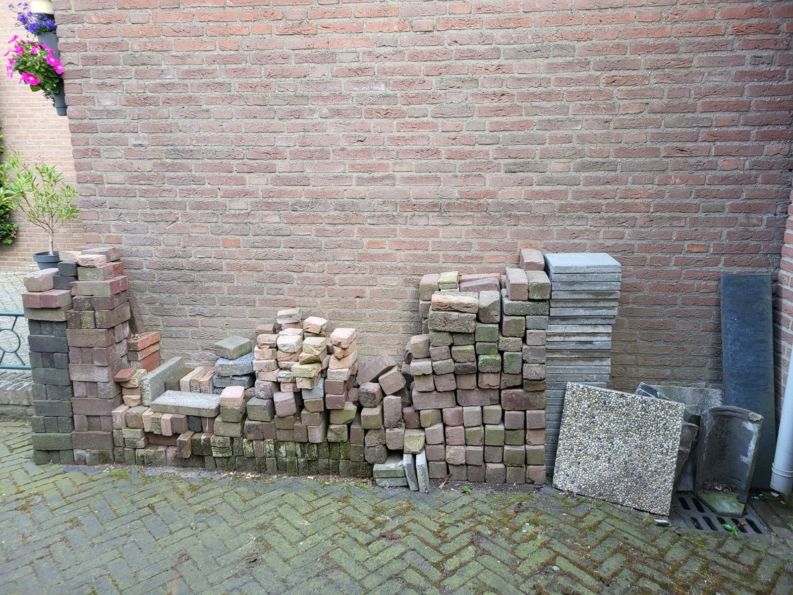 Diverse bakstenen en tegels, Doe-het-zelf en Verbouw, Ophalen, Gebruikt, Bakstenen