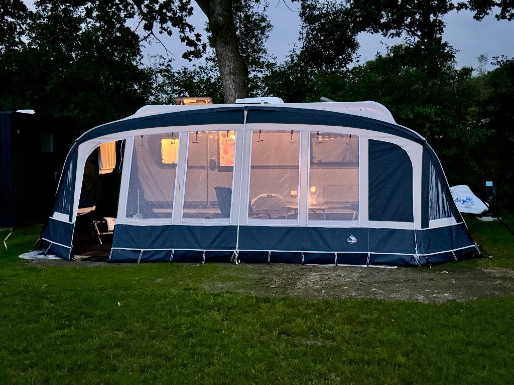 Dethleffs Aero 470 FR 2023 | E&P |Airco| Mover | 1e eigenaar, Omvormbare zithoek, Rondzit, Kachel, Particulier