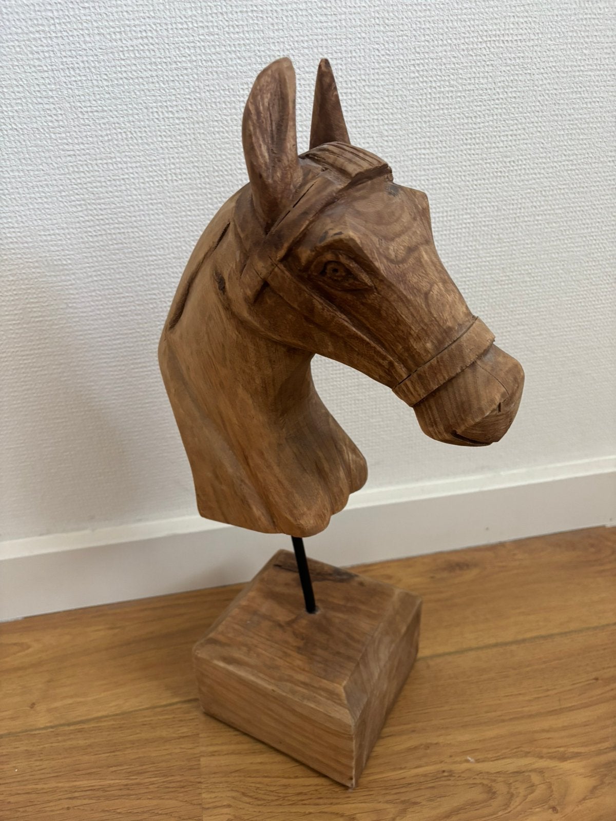 Houten ornament (paard) op voet, Ophalen