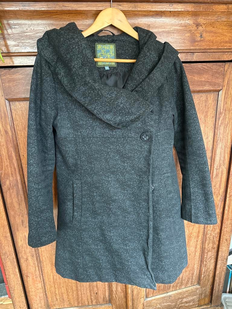 Bohemia Jas - Stijlvolle Grijze Jas met Capuchon, Kleding | Dames, Jassen | Winter, Ophalen of Verzenden, Gedragen, Maat 38/40 (M)