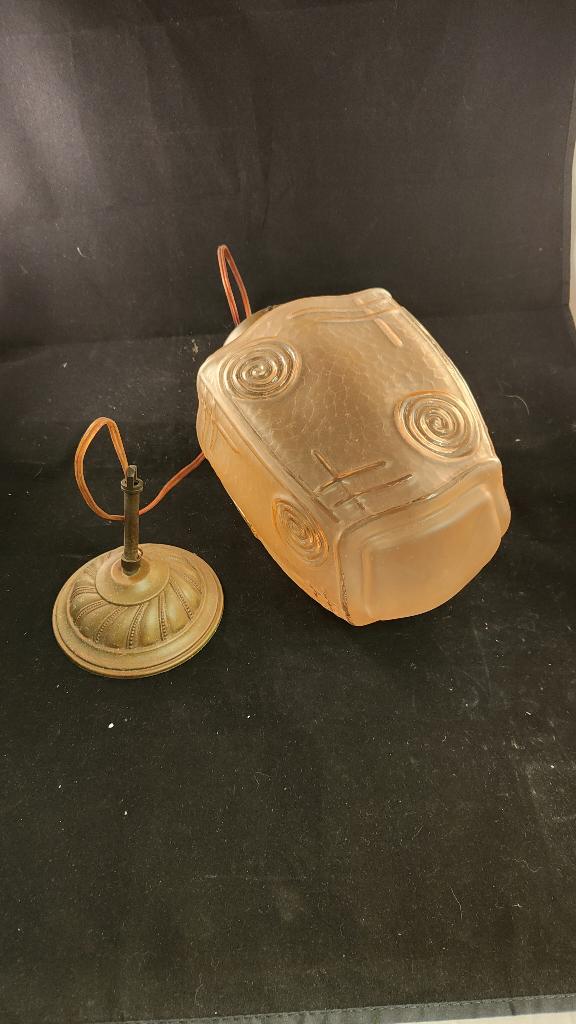 Art Deco hanglamp met roze glazen kap, Huis en Inrichting, Lampen | Hanglampen, Ophalen, Gebruikt, Glas, 75 cm of meer