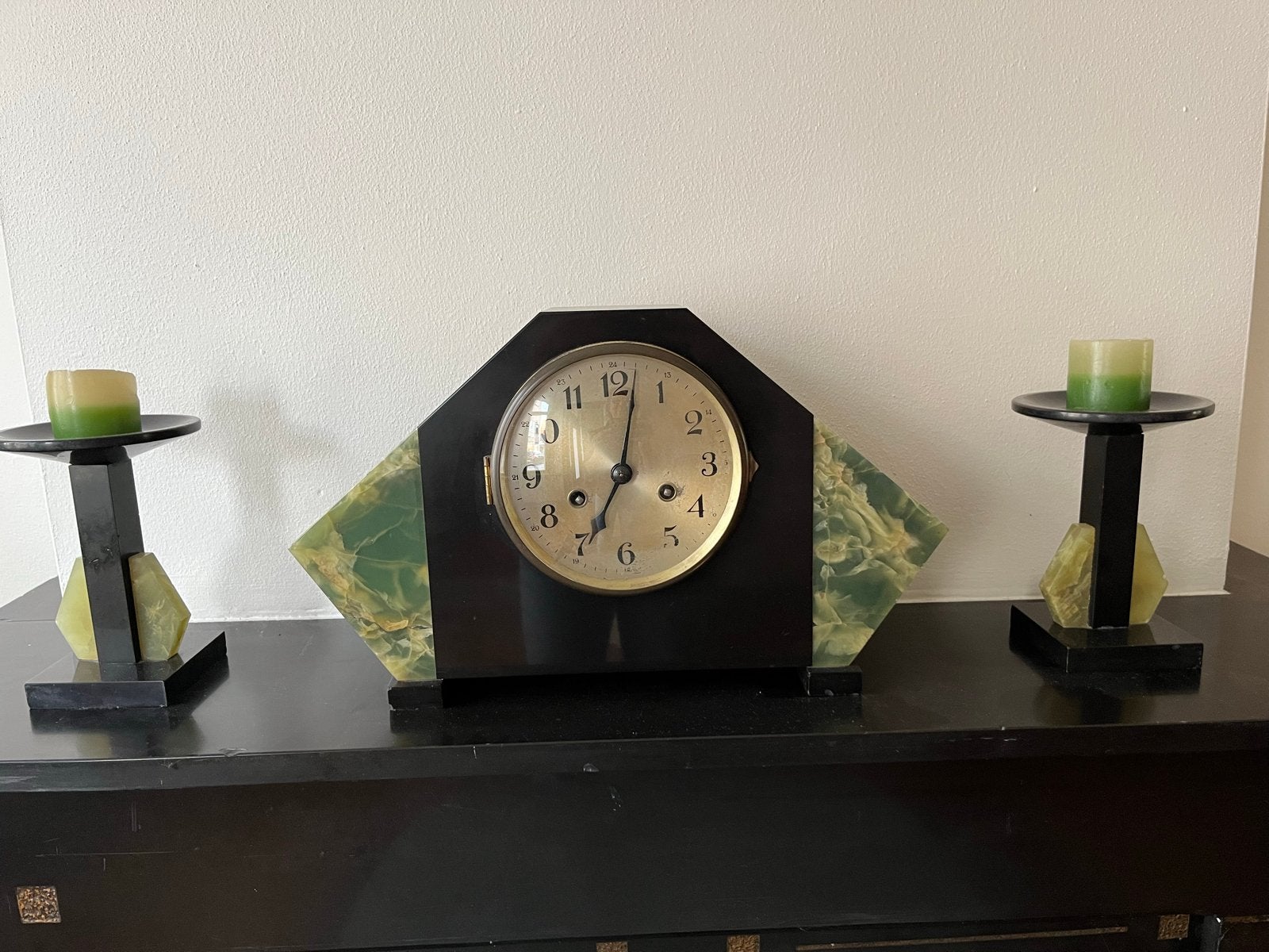 Art Deco Schouwklok met Kandelaars - Marmer en Hout, Antiek en Kunst, Ophalen